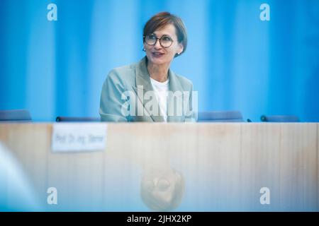 Berlin, Germany. 21st July, 2022. Bettina Stark-Watzinger (FDP), Federal Minister of Research, speaks at a press conference to present the Hydrogen Atlas of Germany. Credit: Christophe Gateau/dpa/Alamy Live News Stock Photo