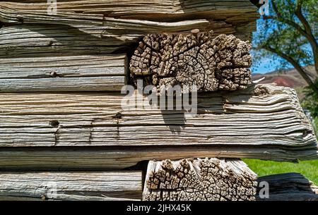 Woodgrain detail on the corner of an old log cabin Stock Photo
