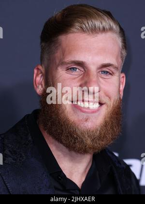 Hollywood, United States. 20th July, 2022. HOLLYWOOD, LOS ANGELES, CALIFORNIA, USA - JULY 20: American football wide receiver for the Los Angeles Rams of the National Football League Cooper Kupp arrives at the 2022 ESPY Awards held at the Dolby Theatre on July 20, 2022 in Hollywood, Los Angeles, California, United States. (Photo by Xavier Collin/Image Press Agency) Credit: Image Press Agency/Alamy Live News Stock Photo