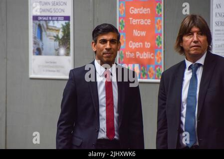 London, UK. 21st July 2022. Rishi Sunak, Conservative Party leadership candidate and former Chancellor of the Exchequer, arrives at Transport House for a hustings event. Credit: Vuk Valcic/Alamy Live News Stock Photo