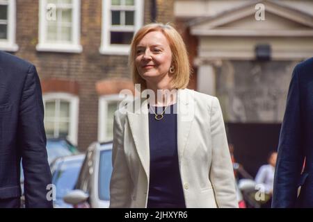 London, UK. 21st July 2022. Liz Truss, Conservative Party leadership candidate and Foreign Secretary, arrives at Transport House for a hustings event. Credit: Vuk Valcic/Alamy Live News Stock Photo