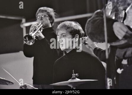 MANFRED MANN UK rock group on Ready, Steady,Go !  in 1966 with Mike Hugg Stock Photo