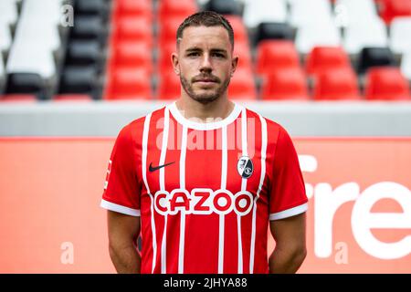 Freiburg, Germany. 20th July, 2022. Soccer, 1. Bundesliga, SC Freiburg, photo opportunity (in home jersey) for the 2022/23 season: Christian Günter. Credit: Tom Weller/dpa - IMPORTANT NOTE: In accordance with the requirements of the DFL Deutsche Fußball Liga and the DFB Deutscher Fußball-Bund, it is prohibited to use or have used photographs taken in the stadium and/or of the match in the form of sequence pictures and/or video-like photo series./dpa/Alamy Live News Stock Photo