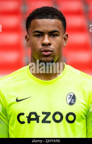 Kaizer chiefs soccer hi-res stock photography and images - Alamy