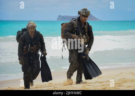 Waimanalo, United States. 18 July, 2022. U.S. Marines come to shore after amphibious operations training with the Australian army during the Rim of the Pacific exercises at Bellows Beach July 18, 2022 in Bellows Air Force Station, Hawaii. Credit: MCS Leon Vonguyen/U.S. Navy/Alamy Live News Stock Photo