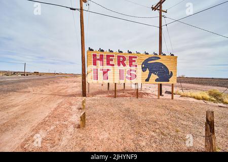 View of Here It Is Jack Rabbit Trading Post ad on Route 66 Stock Photo