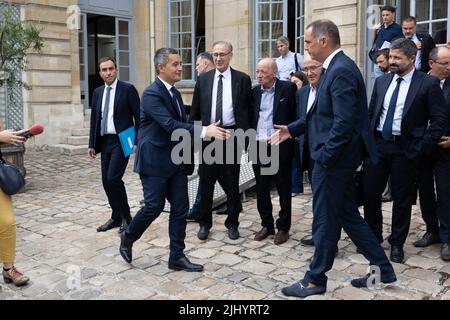 Paris, France. 21st July, 2022. President of the Corsica region Gilles Simeoni shake hands with French Minister of Interior Gerald Darmanin leaves after the strategic committee on the future of the French Mediterranean island of Corsica in Paris on July 21, 2022. Photo by Raphael Lafargue/ABACAPRESS.COM Credit: Abaca Press/Alamy Live News Stock Photo