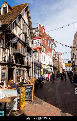 Ye Olde Pumphouse and shopes in George Stree, Hastings, East Sussex Stock Photo