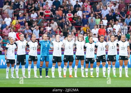 London, UK. 21st July, 2022. London, England, July 21th 2022: A minute of silence in honor of Uwe Seeler (former german player) during the UEFA Womens Euro 2022 quarter-final football match between Germany and Austria at Brentford Community Stadium in London, England. (Daniela Porcelli /SPP) Credit: SPP Sport Press Photo. /Alamy Live News Stock Photo