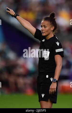 London, UK. 21st July, 2022. Referee Rebecca Welch in action during the game. UEFA Women's Euro England 2022, quarter-final match, Germany women v Austria women at the Brentford Community Stadium in London on Thursday 21st July 2022. this image may only be used for Editorial purposes. Editorial use only, license required for commercial use. No use in betting, games or a single club/league/player publications. pic by Steffan Bowen/Andrew Orchard sports photography/Alamy Live news Credit: Andrew Orchard sports photography/Alamy Live News Stock Photo