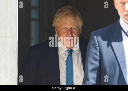 London, UK. 20th July, 2022. Outgoing Prime Minister Boris Johnson leaves Downing Street for Parliament to attend Prime Ministerís Questions in London. This will be his last time taking the session before a new Conservative leader is chosen on 5th September and a new prime minister installed the following day. Credit: SOPA Images Limited/Alamy Live News Stock Photo