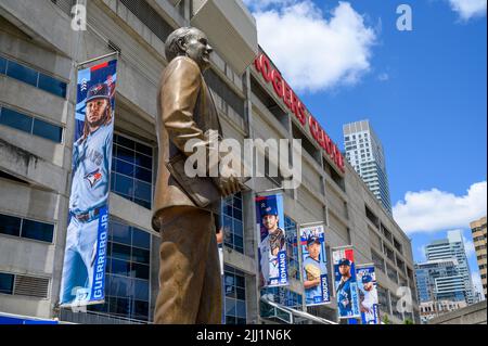 People Outside the Rogers Centre in Toronto Stock Photo - Alamy