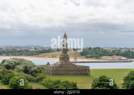 View of the Lord Collingwood monument at the mouth of the River Tyne at Tynemouth, North Tyneside, UK. Stock Photo