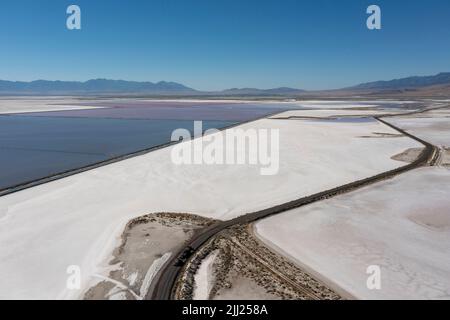 Grantsville, Utah - The Morton Salt facility, where salt is produced by impounding brine in shallow evaporation ponds at the edge of Great Salt Lake. Stock Photo