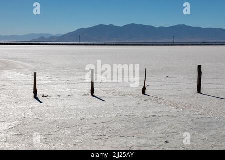 Grantsville, Utah - The Morton Salt facility, where salt is produced by impounding brine in shallow evaporation ponds at the edge of Great Salt Lake. Stock Photo