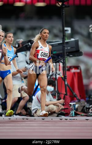 Laviai Nielsen participating in the 4x400 meter relay at the 2020 Tokyo Olympics. Stock Photo