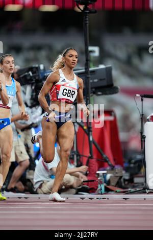 Laviai Nielsen participating in the 4x400 meter relay at the 2020 Tokyo Olympics. Stock Photo