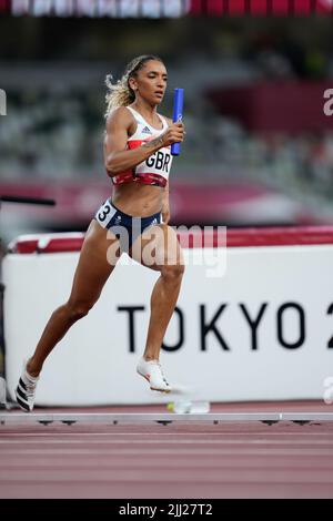 Laviai Nielsen participating in the 4x400 meter relay at the 2020 Tokyo Olympics. Stock Photo