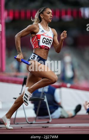 Laviai Nielsen participating in the 4x400 meter relay at the 2020 Tokyo Olympics. Stock Photo