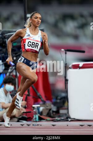 Laviai Nielsen participating in the 4x400 meter relay at the 2020 Tokyo Olympics. Stock Photo