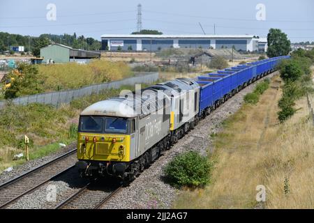 Cappagh Group owned 56091 & 60029 working 6Z47 11:45 Derby Chaddesden Sidings to Willesden DC Rail with a rake of empty JNA-T box wagons.11 July 2022 Stock Photo