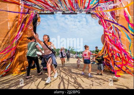 Henham Park, Suffolk, UK. 22nd July, 2022. The 2022 Latitude Festival, Henham Park. Suffolk. Credit: Guy Bell/Alamy Live News Stock Photo