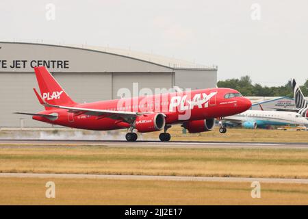 Play Airlines, Airbus A320 TF-PPD, arrives at Stansted Airport, Essex, UK Stock Photo
