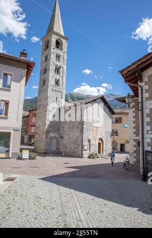 the Church of San Vitale with it's beautiful chuch clock bell tower, in the town centre, Bormio, SO, Valtellina, Italy Stock Photo