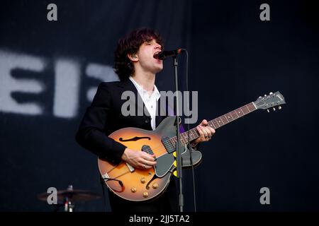 Elijah Hewson lead singer and guitarist of Inhaler Stock Photo