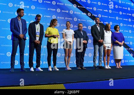 Krakow, Poland. 23rd July, 2022. Sergiy Stakhovsky, Andriy Shevchenko, Elina Svitolina, Agnieszka Radwanska, Martyn Pawelski, Iga Swiatek during Iga Swiatek and Friends for Ukraine charity match on July 23, 2022 in Krakow, Poland. (Photo by Krzysztof Porebski/PressFocus/Sipa USA)France OUT, Poland OUT Credit: Sipa USA/Alamy Live News Stock Photo