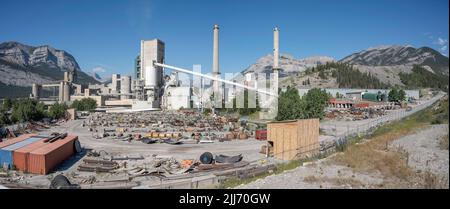 Overview of a cement plant in the Rocky Mountains Stock Photo