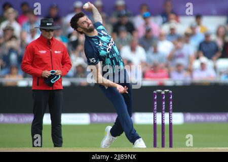 Leeds, UK. 24th July, 2022. Clean Slate Headingley Cricket Ground, Leeds, West Yorkshire, 24th July 2022. 3rd Royal London One Day International England vs South Africa. Reece Topley of England bowling. Credit: Touchlinepics/Alamy Live News Stock Photo