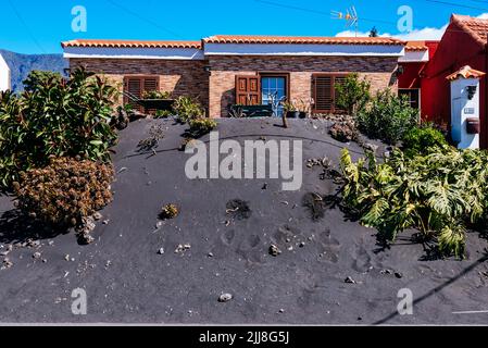 Accumulation of volcanic ash in a house. El Paraiso, El Paso, La Palma, Canary Islands, Spain Stock Photo