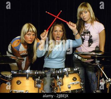 Die Pop-Rock-Girlgroup aus Estland Vanilla Ninja im Tonstudio. Lenna ...