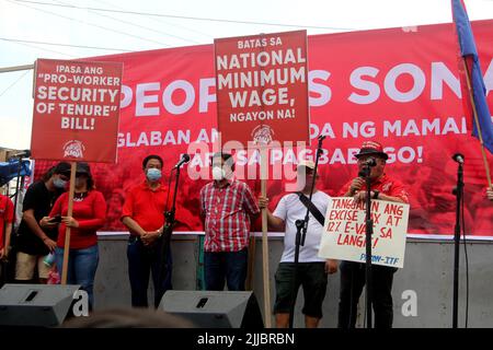 Philippines. 25th July, 2022. Militants leaders speak on their SONA NG BAYAN programs after they march along Commonwealth Ave. from University of the Philippines Campus (Diliman) to conduct a protest march near Batasan Pambansa in Quezon City where Son of dictator President Ferdinand ''Bong-Bomg Marcos Jr. will deliver his first State Of The Nation Adress (SONA) at House of Representative'son July 25, 2022. (Credit Image: © Gregorio B. Dantes Jr/Pacific Press via ZUMA Press Wire) Stock Photo