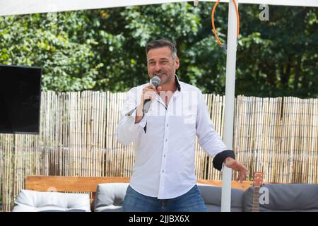 Ronny Jentzsch aka FRESH FOX und Jan Lindner bei einem Auftritt am ...