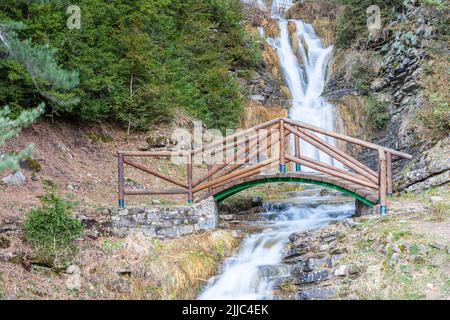 Sibiscal waterfall in the Natural Park of Valles Occidentales, Aisa, Huesca, Spain Stock Photo