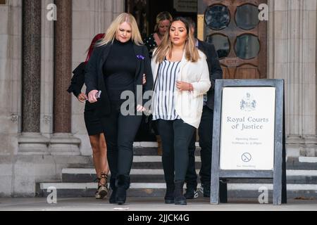 The mother of Archie Battersbee, Hollie Dance (left) leaves the Royal Courts of Justice, London. The parents of Archie, 12, have lost their appeal to prevent their son's life support being switched off. Picture date: Monday July 25, 2022. Stock Photo