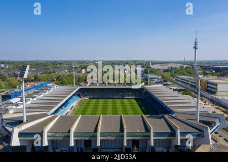 Bochum, Deutschland. 27th Apr, 2020. firo : April 27th, 2020, football, 2nd Bundesliga, season 2019/2020, VfL Bochum 1848, suspension of matchdays until at least the beginning of May 2020, due to Corona, coronavirus, Covid-19, VONOVIA RUHRSTADION, from above, aerial view, drone, drone photo, empty stadium, pitch checkerboard pattern, Credit: dpa/Alamy Live News Stock Photo