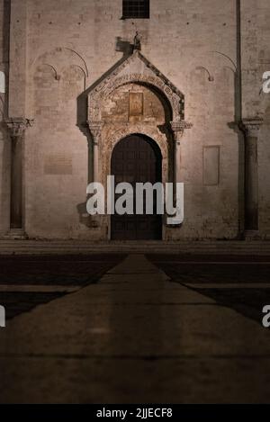 Illuminated romanesque basilica San Nicola in Bari, Southern Italy Stock Photo