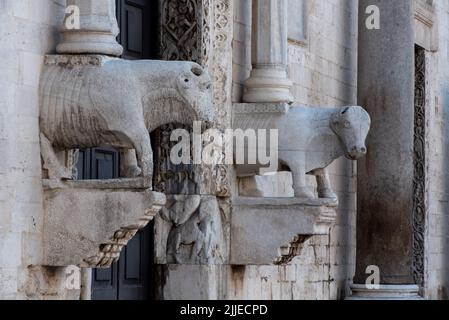 Facade of iconic basilica San Nicola in downtown Bari, Italy Stock Photo