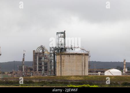 Industrial Oil Refinery Complex Structures And Tanks Stock Photo