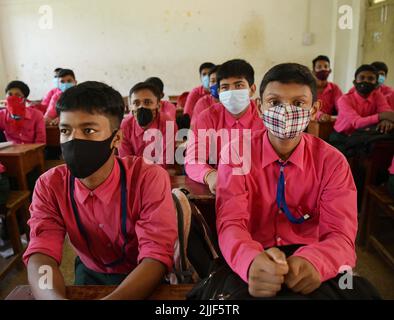 Child Subhas School children of Netaji Subhas Vidyaniketan pose and hug trees for ...