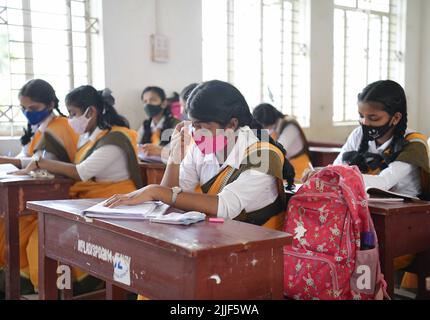 Child Subhas School children of Netaji Subhas Vidyaniketan pose and hug trees for ...
