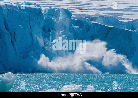 Ice Calving, Deep Blue Glacier, 14 of July Glacier, Krossfjord, Arctic, Spitsbergen, Svalbard, Norway, Europe Stock Photo