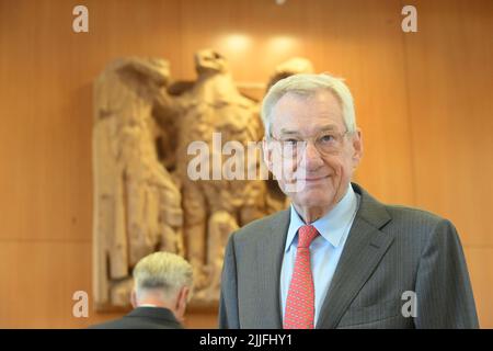 Karlsruhe, Germany. 26th July, 2022. Heinrich Weiss, entrepreneur and former president of the Federation of German Industries (BDI), is waiting in the Federal Constitutional Court as a complainant for the examination of EU Corona funds worth billions of euros. Credit: Uli Deck/dpa/Alamy Live News Stock Photo