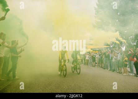 DEN BOSCH - The Dane Jonas Vingegaard and Belgian Wout van Aert (R) arrive for the ceremony at the headquarters of cycling team Jumbo-Visma. After Bjarne Riis, cyclist Vingegaard became the second Dane to finish the Tour de France as the winner. ANP SEM VAN DER WAL Stock Photo