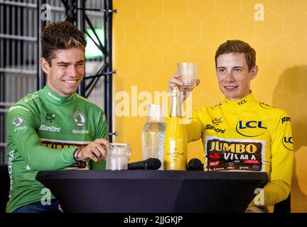 DEN BOSCH - The Belgian Wout van Aert and Dane Jonas Vingegaard (R) during the ceremony at the headquarters of cycling team Jumbo-Visma. After Bjarne Riis, cyclist Vingegaard became the second Dane to finish the Tour de France as the winner. ANP SEM VAN DER WAL Stock Photo