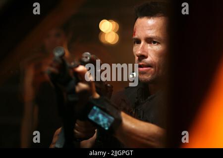 GUY PEARCE, LOCKOUT, 2012 Stock Photo