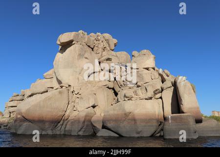 granite rocks on Heissa Island, Philae lake, Aswan Stock Photo